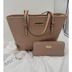 Michael Kors Handbag & Wallet Set Monogram Shiny Peach Tan Leather Gold Plate